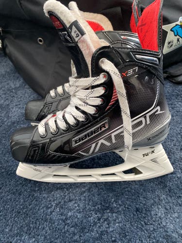 Used Bauer Vapor X3.7 Skates Size 6.5D With LS1 Runners