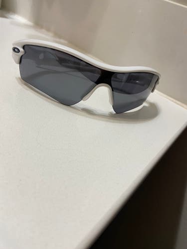 White Used Men's Adult Medium/Large Men's Oakley Sunglasses