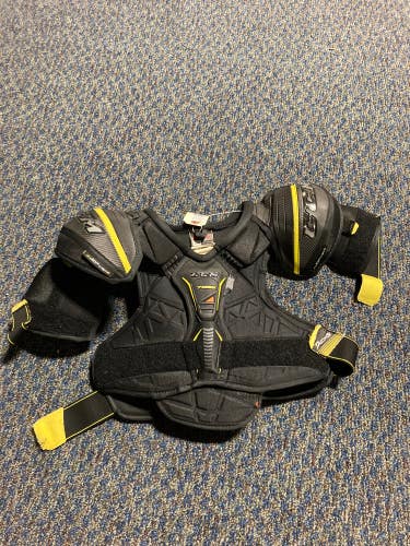 Used Medium Junior CCM Tacks 7092 Shoulder Pads