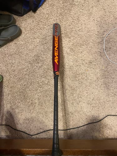 Used 2022 AXE Composite 27 oz 34" Avenge Bat