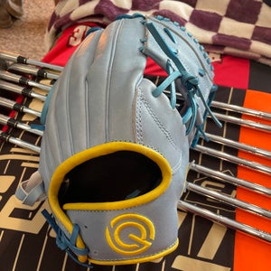 Q baseball glove