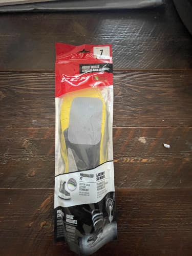Brand New CCM Hockey Skate Move Insoles Size 7