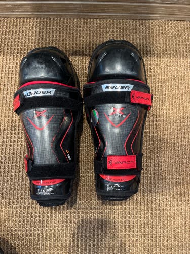 BAUER 1X LITE SHIN PADS 11” PRICE NEGOTIABLE