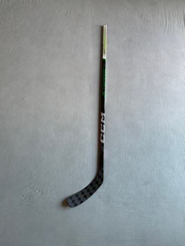 New Junior CCM Right Hand Jetspeed FT6 Pro Hockey Stick 40 Flex P29 Green