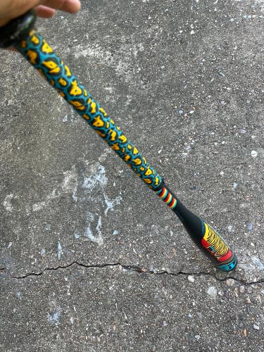 Black Used Louisville Slugger Diva Bat (-11.5) Alloy 15.5 oz 27"