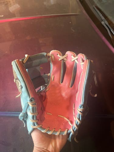 Used  Infield 11.5" Heart of the Hide Baseball Glove