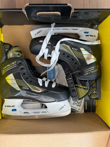 True Catalyst 9 skates. Size 6. Brand new.