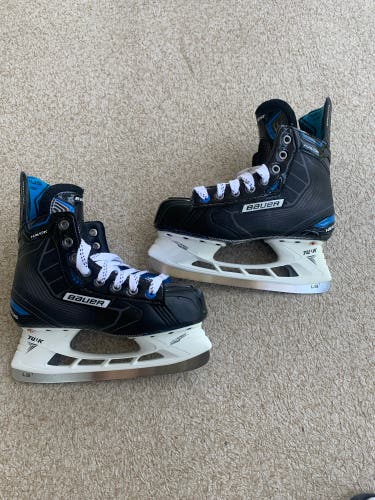 New Intermediate Bauer Nexus Havok Hockey Skates Regular Width Size 5.5