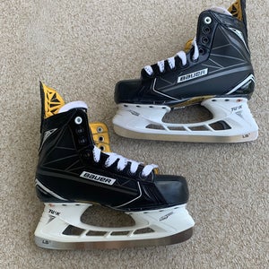 New Intermediate Bauer SUPREME ACCEL Hockey Skates Regular Width Size 5.5