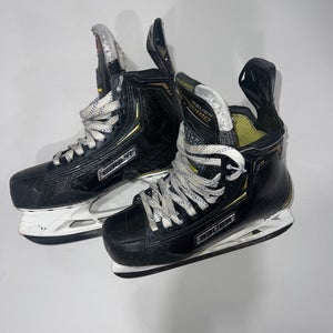 Used Intermediate Bauer Extra Wide Width   Size 5.5 Supreme 2S Pro Hockey Skates