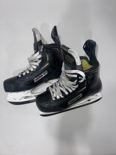 Used Intermediate Bauer Extra Wide Width   Size 5.5 Supreme 2S Pro Hockey Skates