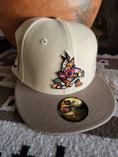 Arizona Coyotes New Era 59Fifty Creme/Tan Fitted Kachina Hat Size 7 NWT