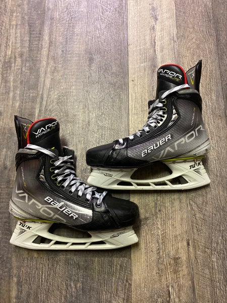 Used Bauer Regular Width  7.5 Vapor Hyperlite Hockey Skates