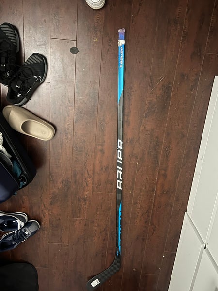 New Bauer Right Handed P28 Nexus Sync Hockey Stick