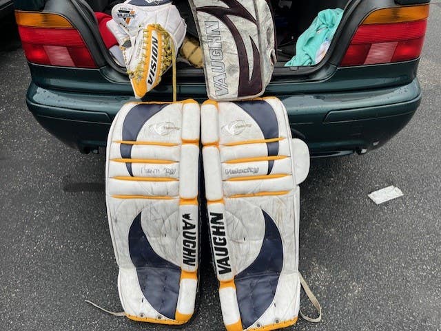Used 27" Vaughn Goalie Full Set