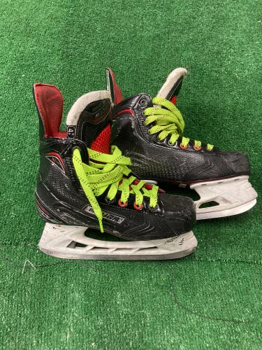 Used Junior Bauer Vapor 3X Hockey Skates | Size 3.5