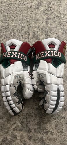 Custom Maverik Max Team Mexico ‘25 Gloves
