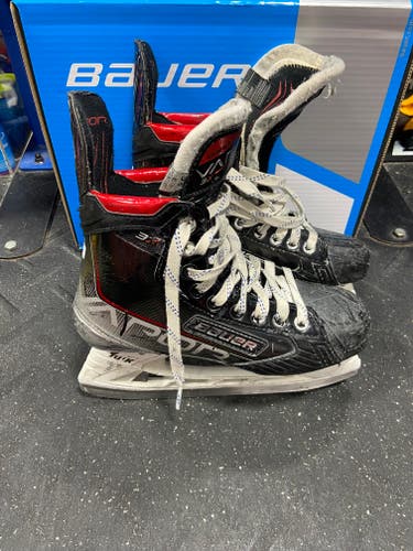 Used Intermediate Bauer Vapor 3X Hockey Skates Size 5.5 fit 1