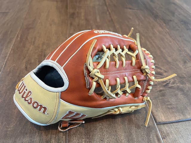 Used 2022 Infield Right Hand Throw Wilson A2000 Baseball Glove 11.5" - WBW100085115