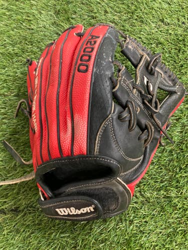 Red Used Wilson A2000 Right Hand Throw Infield Softball Glove 11.75"