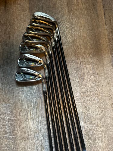 Used Men's TaylorMade Right Handed Regular Flex Graphite Shaft M2 Iron Set