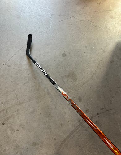 Used Senior Bauer Right Handed P28 Pro Stock Vapor Hyperlite Hockey Stick