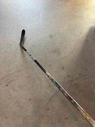 Used Senior Bauer Right Handed P28 Pro Stock Vapor Hyperlite Hockey Stick