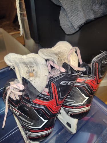 Used Junior CCM JetSpeed FT470 Hockey Skates Regular Width Size 1.5