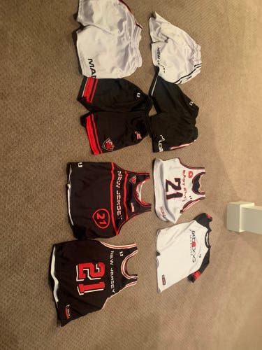 Maddog Lacrosse Adult Small Clothing Items
