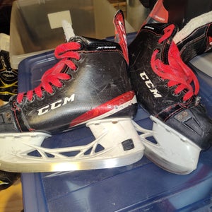 Used Junior CCM JetSpeed FT485 Hockey Skates Regular Width Size 3