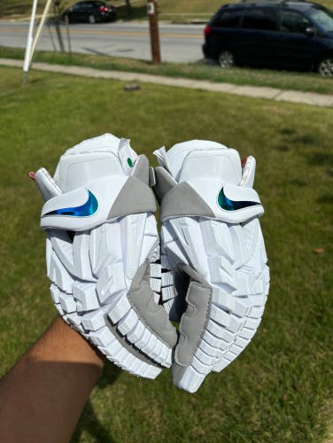 New  Nike Vapor Premier Lacrosse Gloves