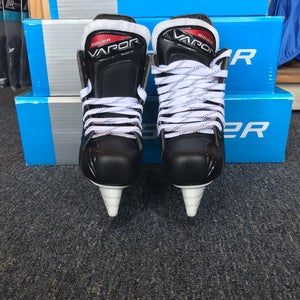 New Junior Bauer Regular Width  Size 1 Vapor Hockey Skates