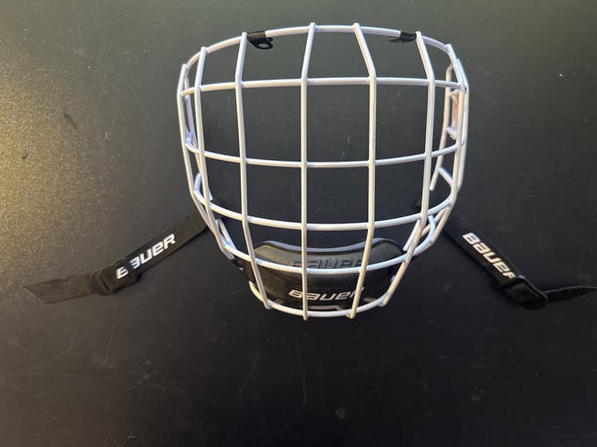 New  Bauer Full Cage Profile II Medium Facemask