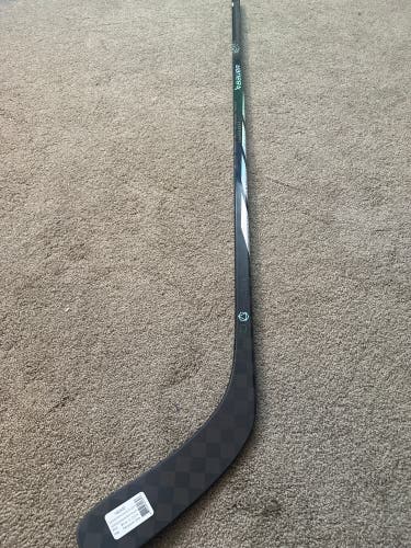 New Intermediate Bauer Right Hand P88 65 Flex Proto-R Hockey Stick