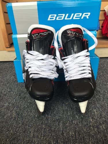 New Intermediate Bauer  Size 4.5 Vapor 3X Pro Hockey Skates