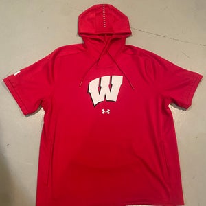 New Wiconsin Hockey Team Issued Under Armour Training Hoodie-Shirt Men’s Large