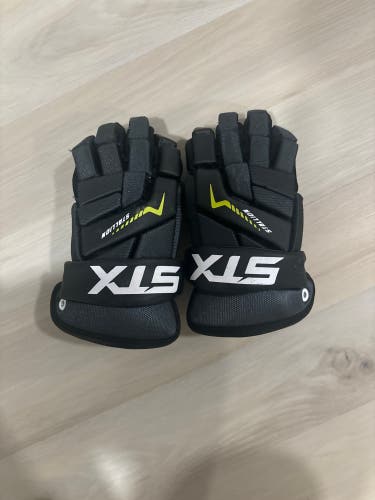 Used STX Small Stallion 200 Lacrosse Gloves