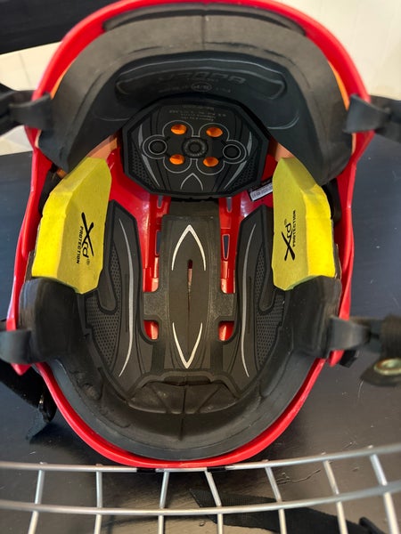 Bauer Re-Akt 75 red helmet