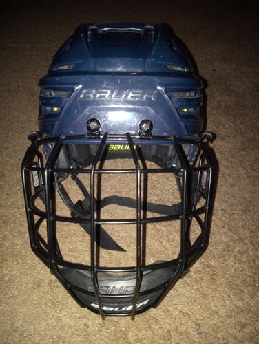 Used Small Bauer Re-Akt 150 Helmet