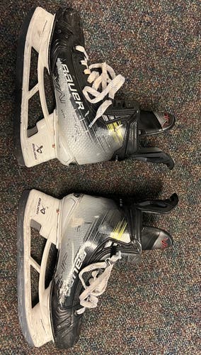 Used Senior Bauer Vapor Hyperlite 2 Hockey Skates 8.5