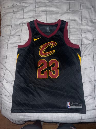 Lebron James Cavaliers Jersey