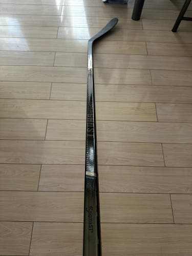 New Senior CCM Right Handed P28  FT Ghost Hockey Stick