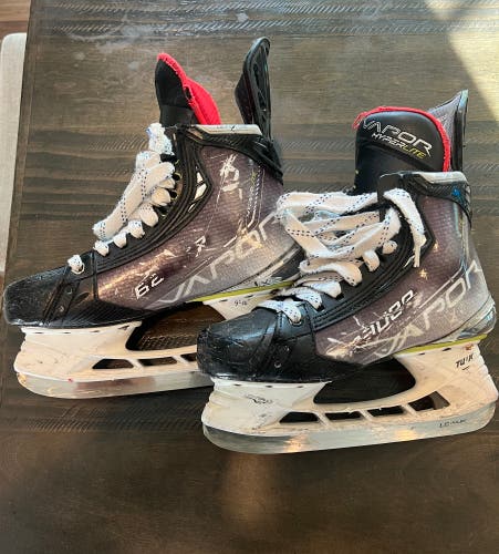 Bauer Hyperlite Skate Size 6