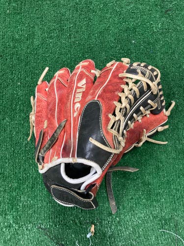 Red Used Vinci Right Hand Throw Outfield Softball Glove 12"