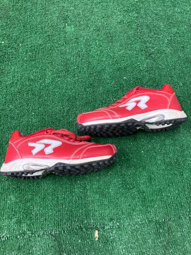 Red Used Size 7.5 Women's Ringor Low Top Footwear Turf Cleats