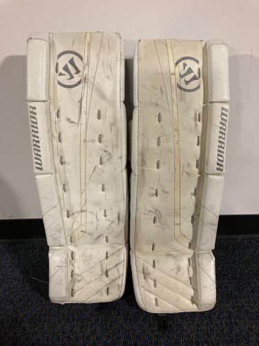 Used 28" Junior Warrior Ritual G2 Goalie Leg Pads