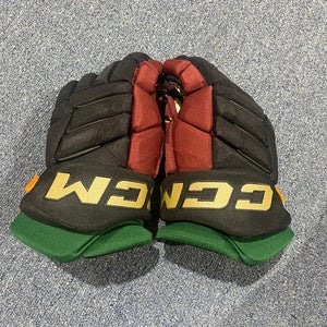 Used Arizona Coyotes #45 CCM 14" HGPJSPP Gloves