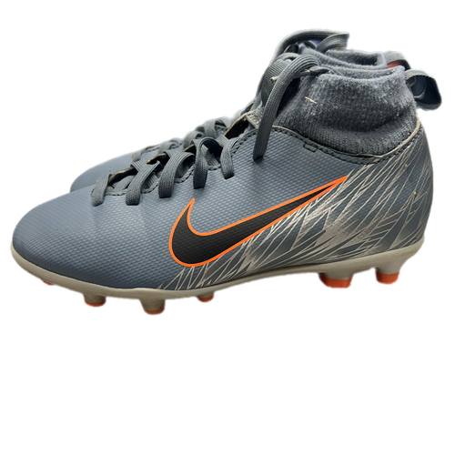 Used Nike Molded Cleats Size 1