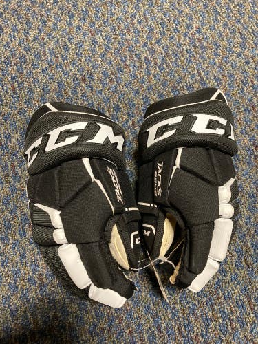 Black Used Junior CCM Tacks 9040 Gloves 12"