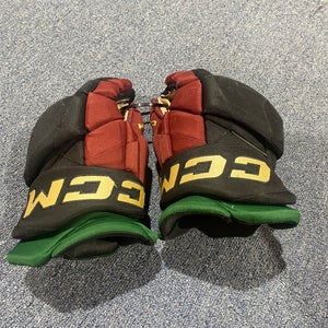Used Arizona Coyotes #5 CCM 15" HGPJSPP Gloves